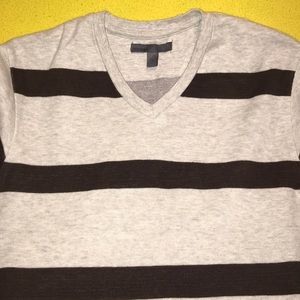 Old Navy V-neck size Lrg brown Horizontal stripes